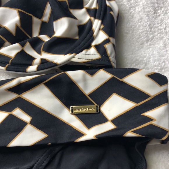 Marie Claire 34B bathing suit - Picture 2 of 3